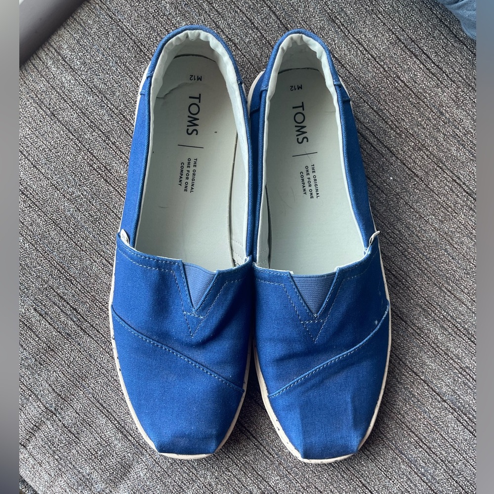 Men’s Size 13 Toms - Slip-on rubber sole